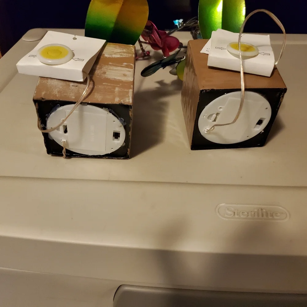 Metal flowers with lights